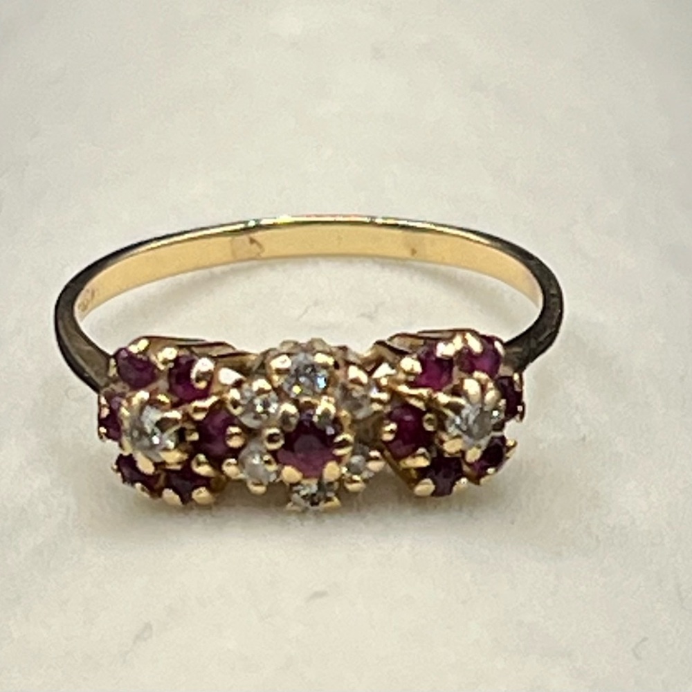 Elegant 14K Gold and Red Gemstone Cocktail Ring